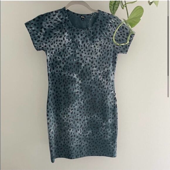 NWT MONROW Cheetah Cap Sleeve Tee Dress - Picture 2 of 5